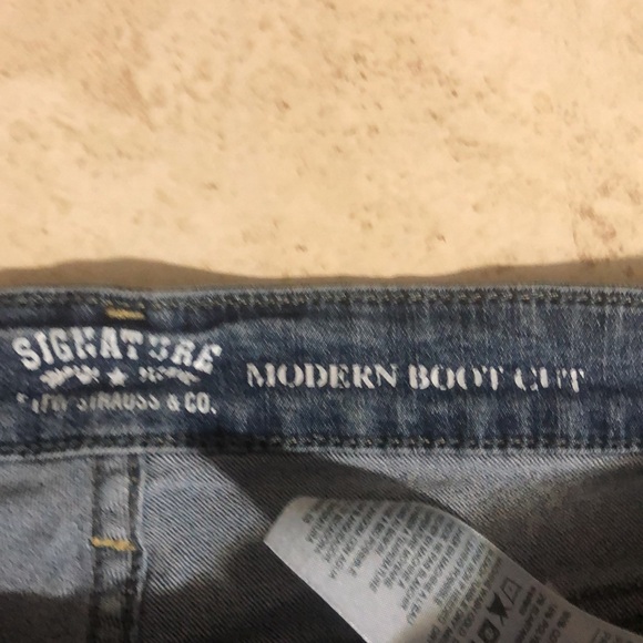 Levis Signature Modern Boot Cut Jeans - Picture 10 of 10